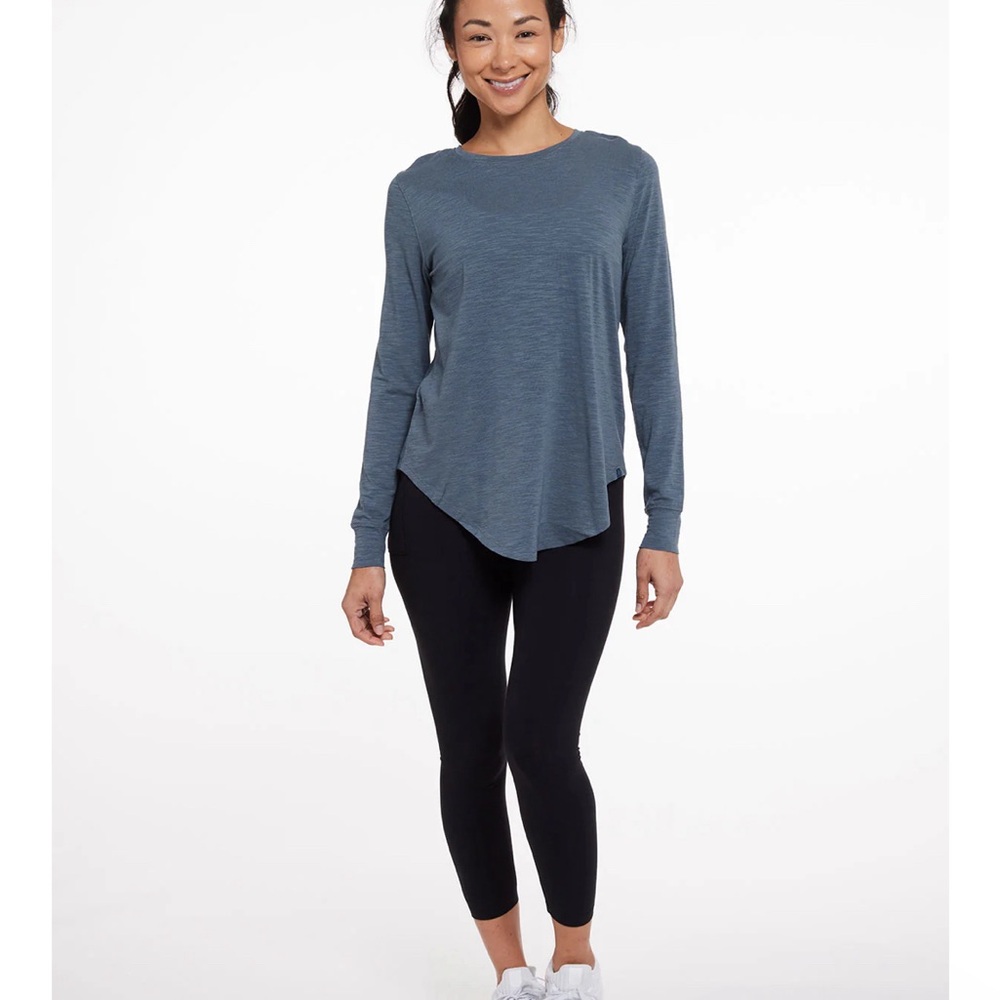 Tasc performance women’s long sleeve tee shirt large Heathered blue grey size L